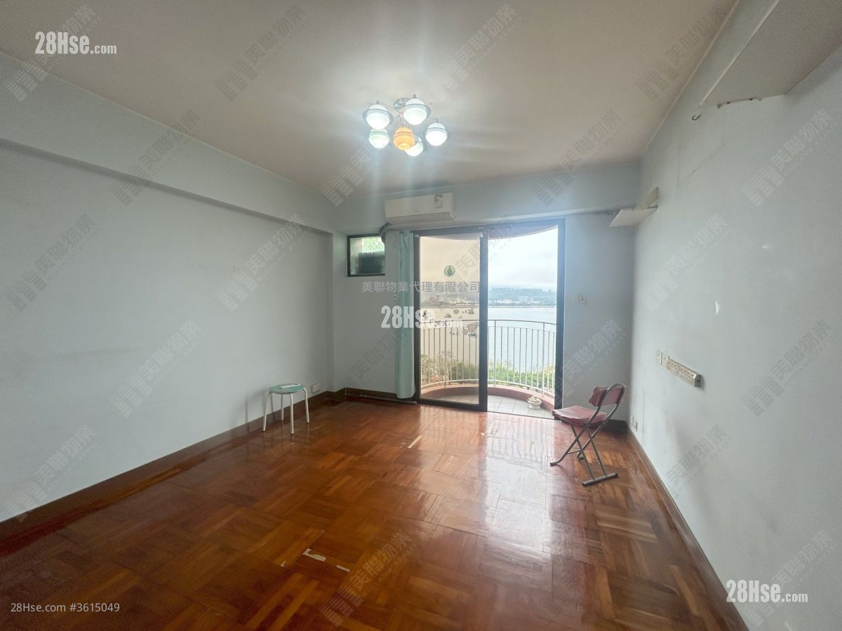 living room: Redland Garden Sell 3 Bedrooms , 2 Bathrooms 780 ft² living room: Redland Garden Sell 3 Bedrooms , 2 Bathrooms 780 ft²