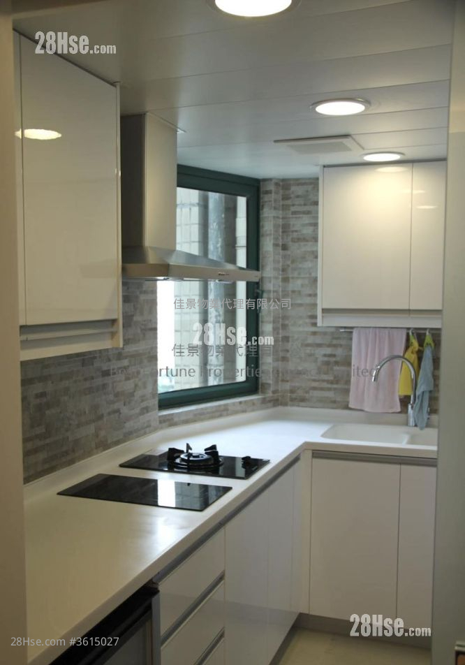 University Heights Sell 3 Bedrooms , 2 Bathrooms 790 ft² University Heights Sell 3 Bedrooms , 2 Bathrooms 790 ft²