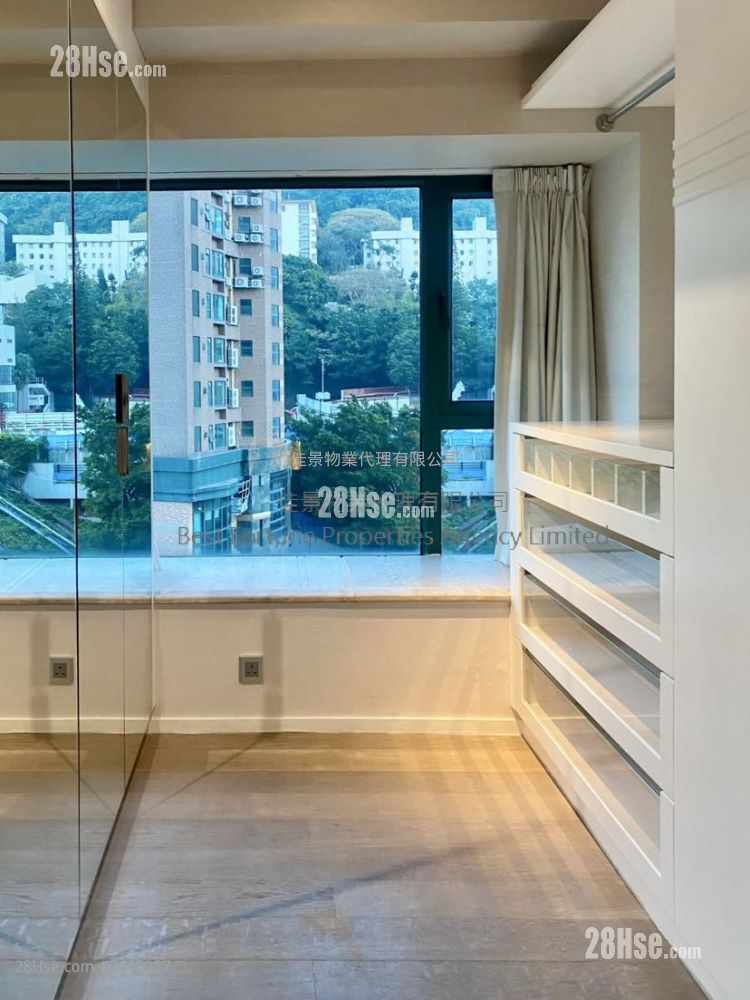 University Heights Sell 3 Bedrooms , 2 Bathrooms 790 ft² University Heights Sell 3 Bedrooms , 2 Bathrooms 790 ft²
