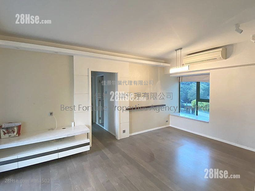 University Heights Sell 3 Bedrooms , 2 Bathrooms 790 ft²