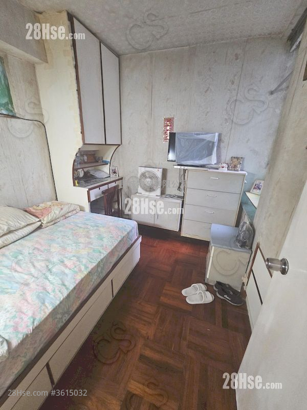 Kornhill Garden Sell 2 Bedrooms , 1 Bathroom 431 ft² Kornhill Garden Sell 2 Bedrooms , 1 Bathroom 431 ft²