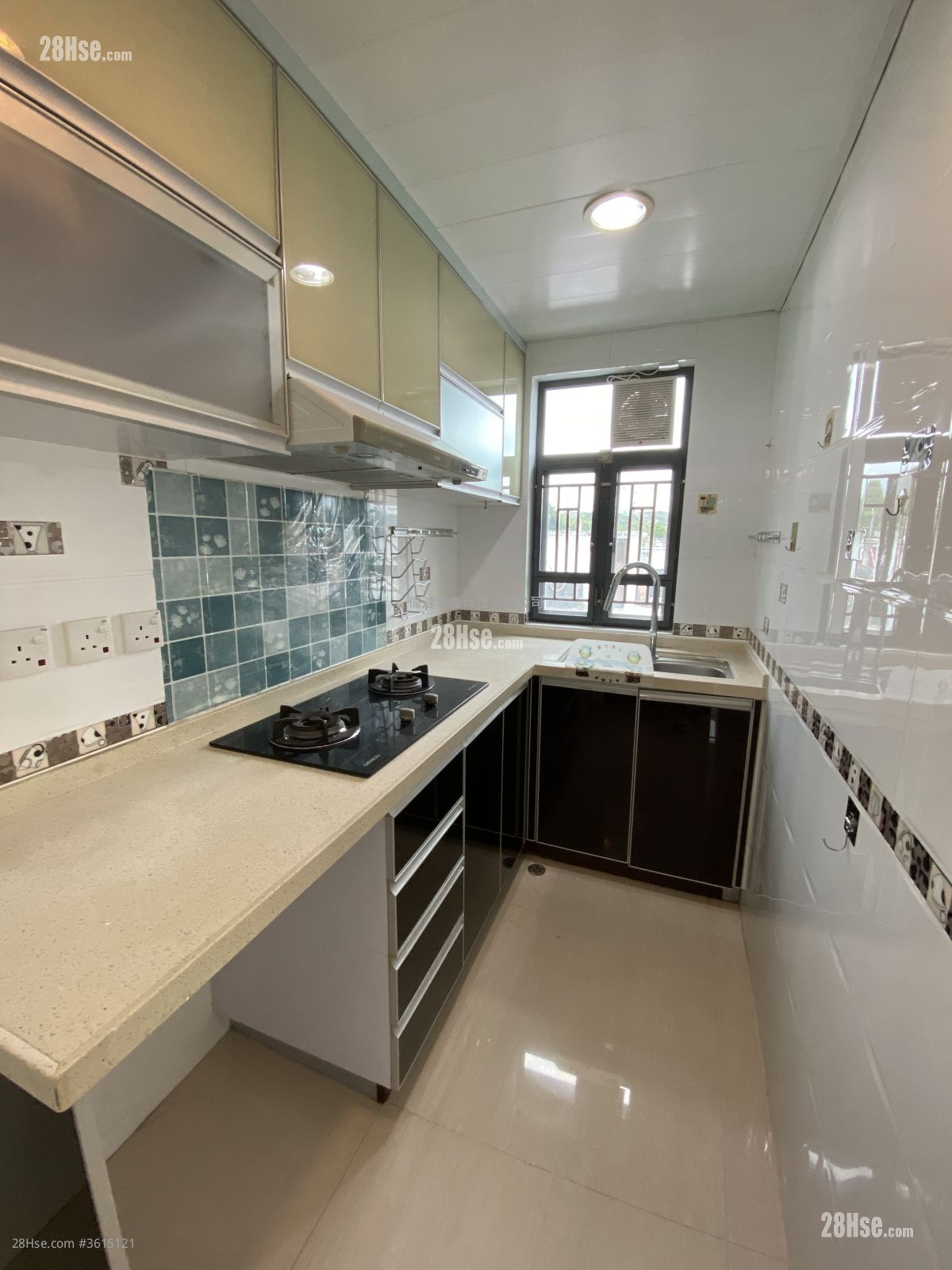 Village Rental 3 Bedrooms , 1 Bathroom 700 ft² Village Rental 3 Bedrooms , 1 Bathroom 700 ft²