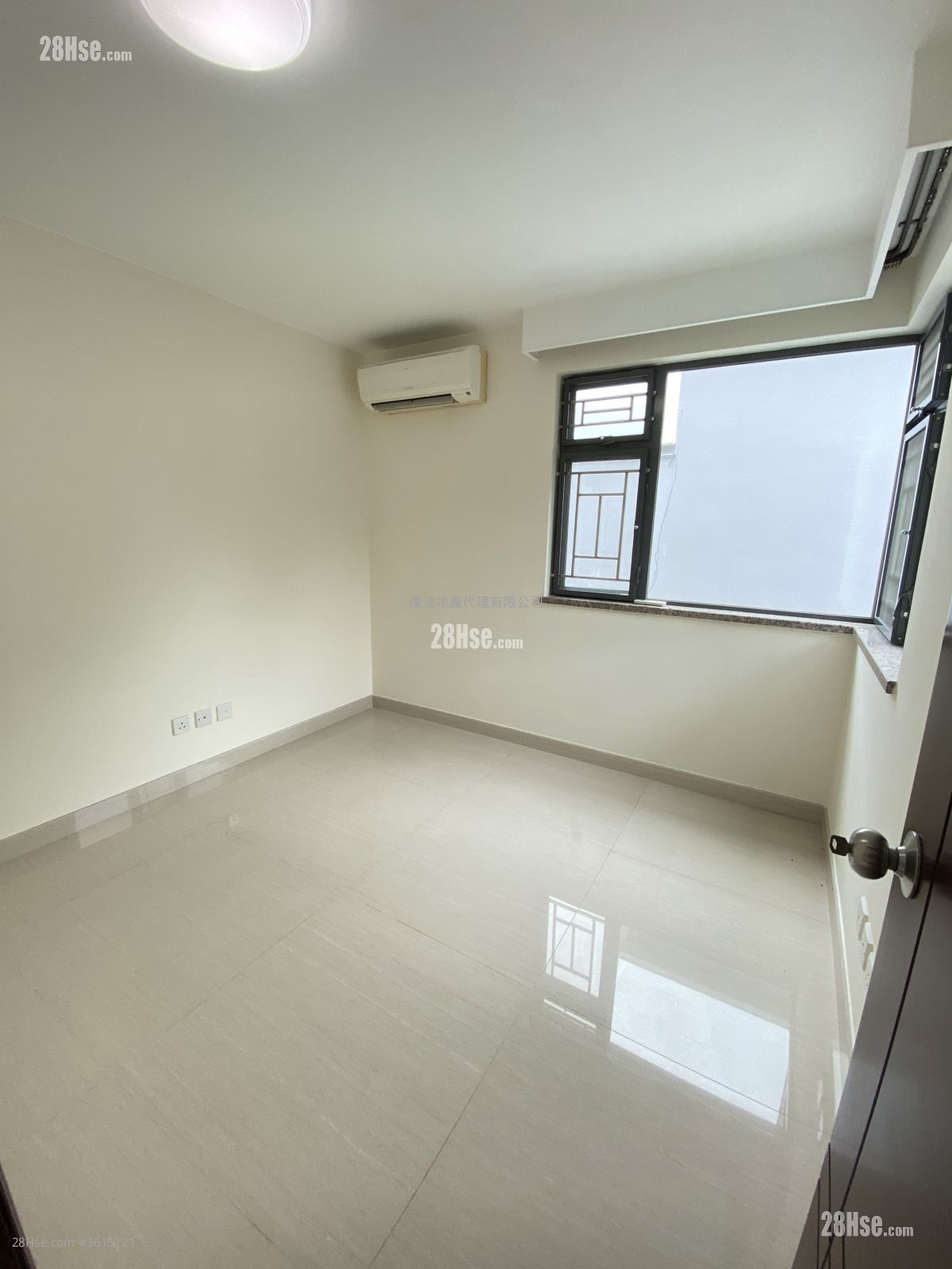 Village Rental 3 Bedrooms , 1 Bathroom 700 ft² Village Rental 3 Bedrooms , 1 Bathroom 700 ft²