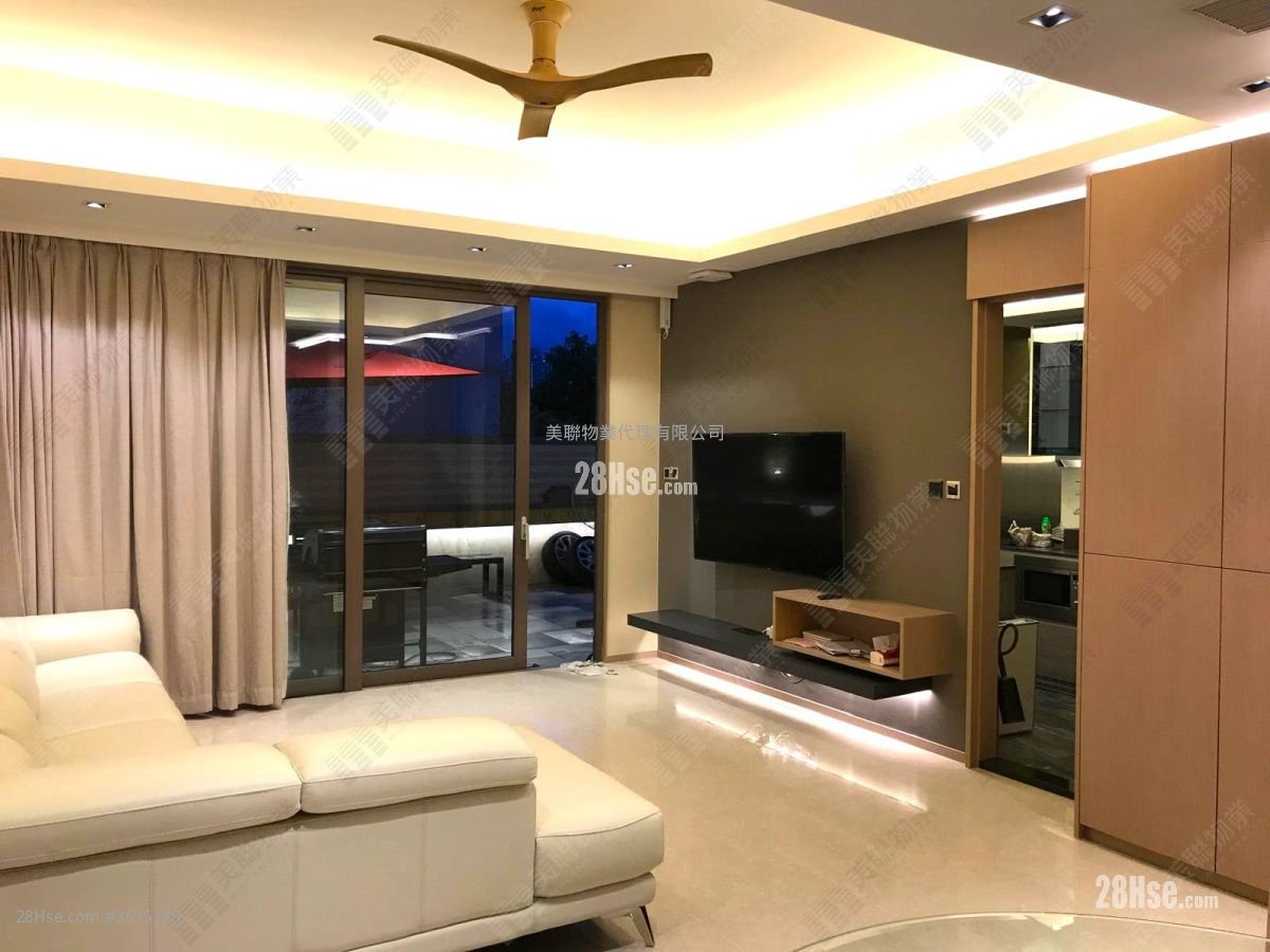 living room: La Mansion Sell 4 Bedrooms , 4 Bathrooms 1,601 ft² living room: La Mansion Sell 4 Bedrooms , 4 Bathrooms 1,601 ft²