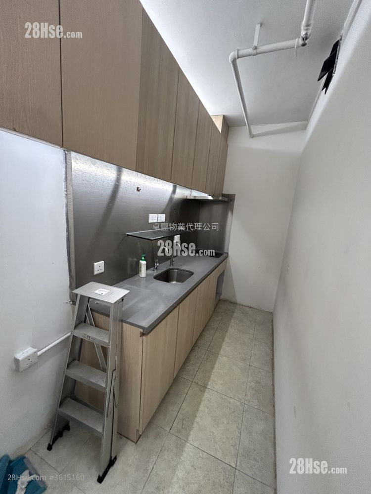 Elite Industrial Centre Rental 5+ Bedrooms , 3 Toilets 1,230 ft² Elite Industrial Centre Rental 5+ Bedrooms , 3 Toilets 1,230 ft²