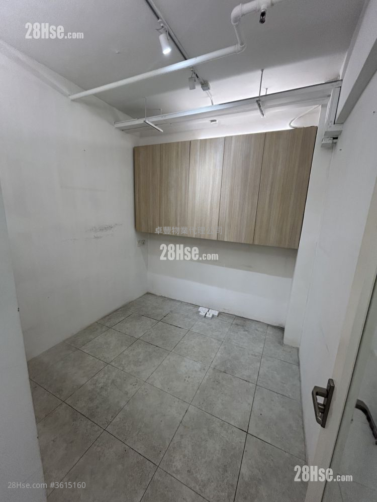 Elite Industrial Centre Rental 5+ Bedrooms , 3 Toilets 1,230 ft² Elite Industrial Centre Rental 5+ Bedrooms , 3 Toilets 1,230 ft²