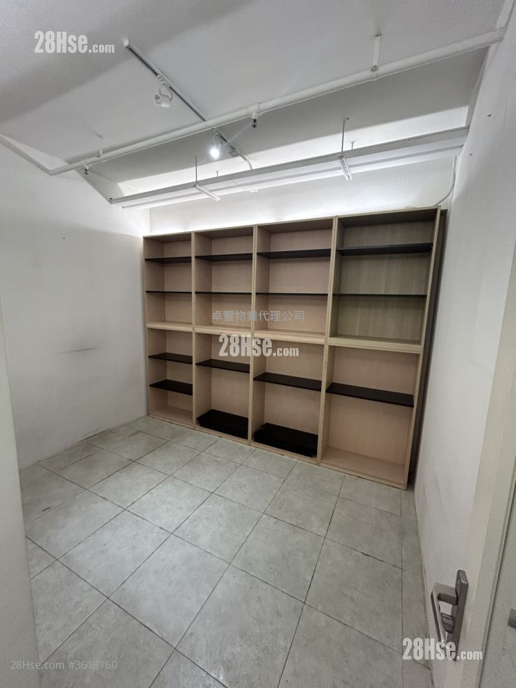 Elite Industrial Centre Rental 5+ Bedrooms , 3 Toilets 1,230 ft² Elite Industrial Centre Rental 5+ Bedrooms , 3 Toilets 1,230 ft²