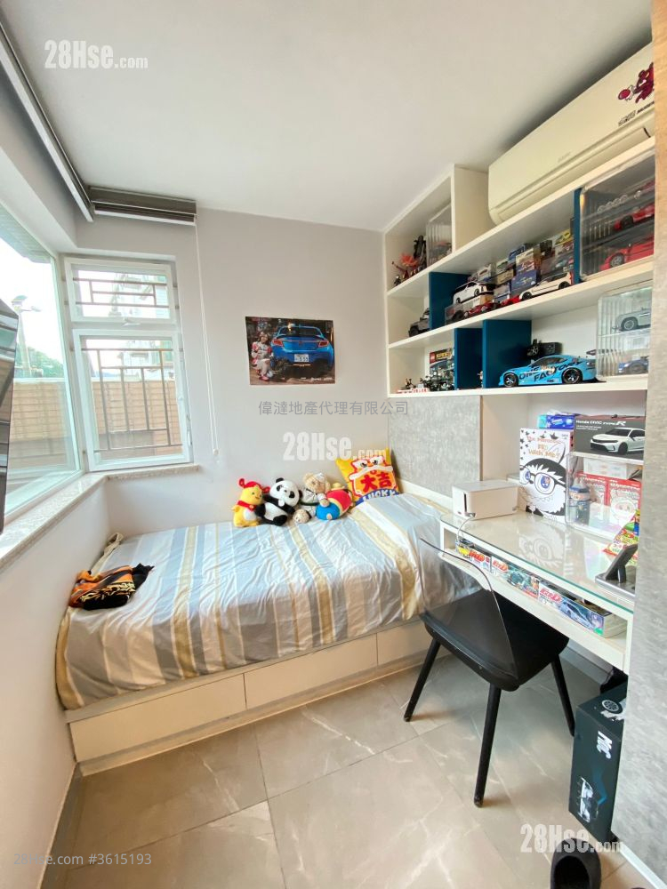 Village Sell 3 Bedrooms 700 ft² Village Sell 3 Bedrooms 700 ft²