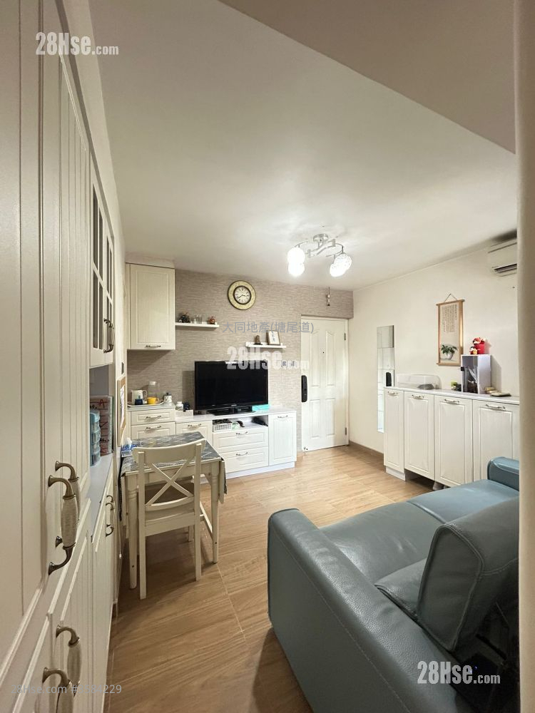 Folkland Mansion Rental 3 Bedrooms , 1 Bathroom 420 ft²