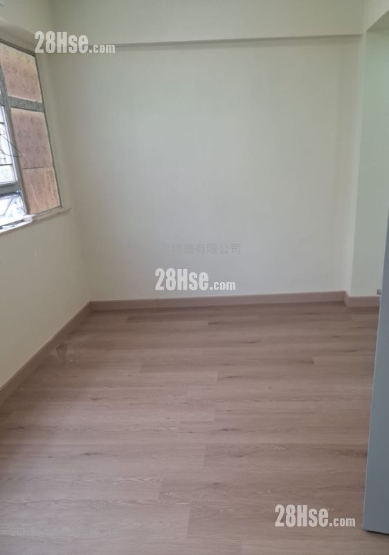 Kwong Yiu Mansion  Sell 3 Bedrooms , 1 Bathroom 574 ft² Kwong Yiu Mansion  Sell 3 Bedrooms , 1 Bathroom 574 ft²