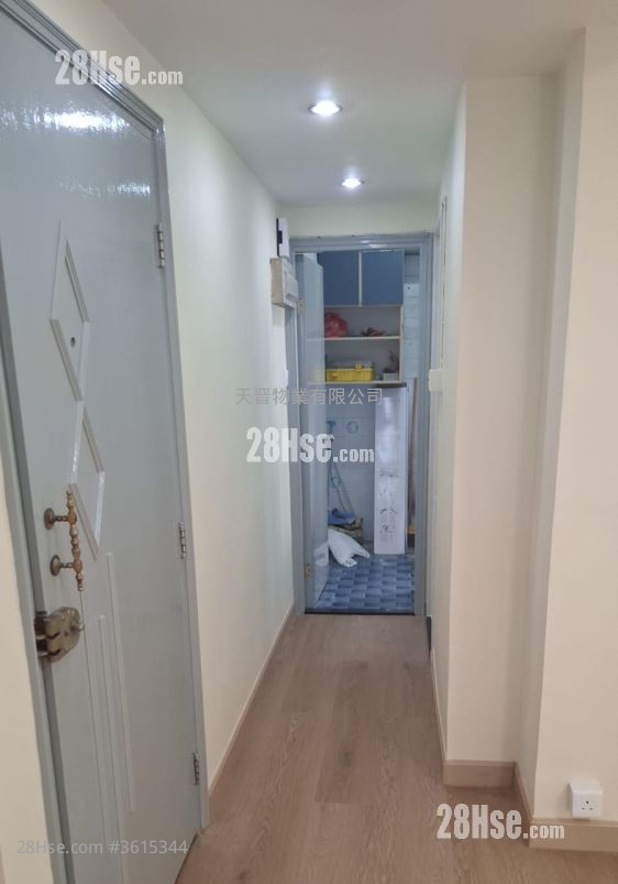 Kwong Yiu Mansion  Sell 3 Bedrooms , 1 Bathroom 574 ft² Kwong Yiu Mansion  Sell 3 Bedrooms , 1 Bathroom 574 ft²