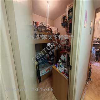 Charming Garden Sell 3 Bedrooms , 2 Bathrooms 592 ft² Charming Garden Sell 3 Bedrooms , 2 Bathrooms 592 ft²