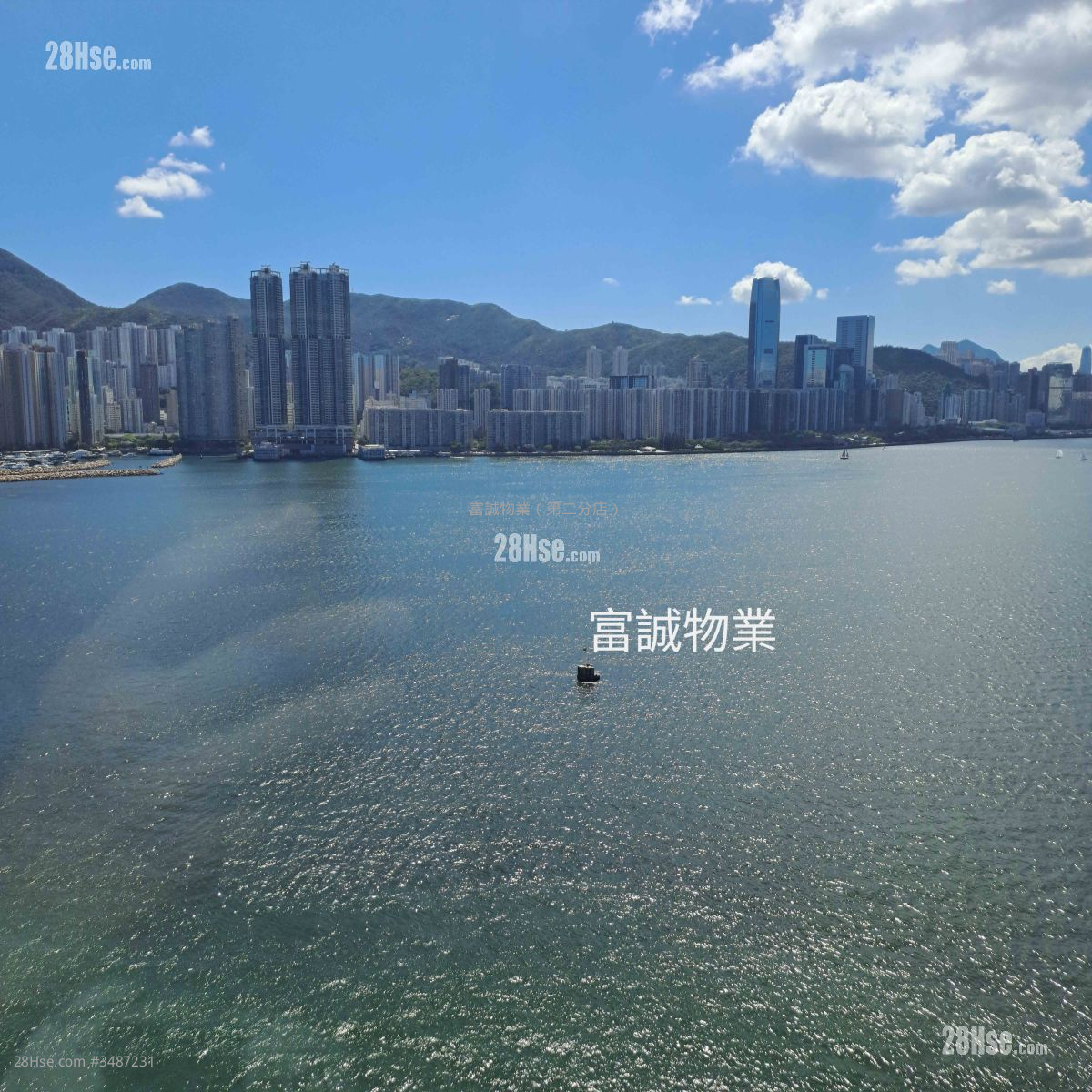 The Coast Line Rental 3 Bedrooms , 2 Bathrooms 729 ft²