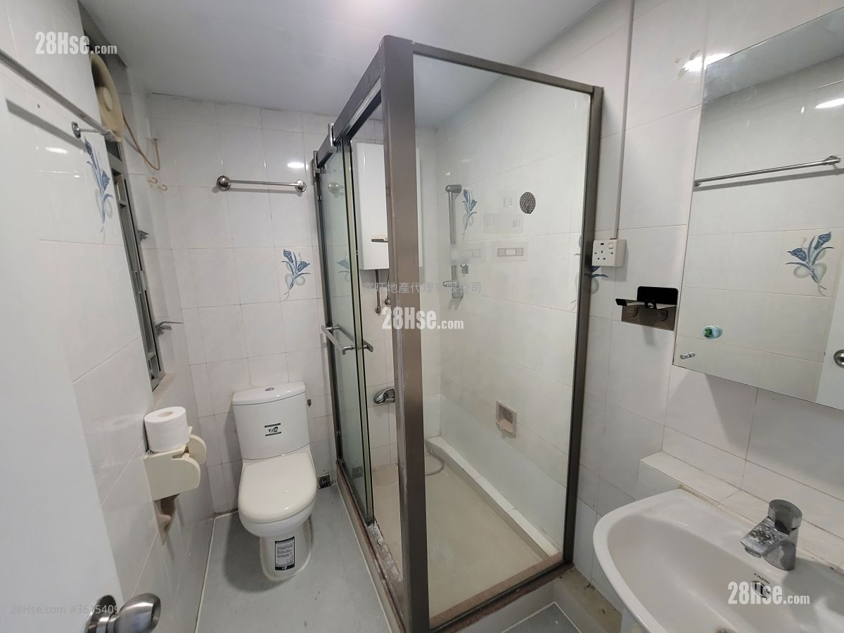 Tak Bo Building Rental 2 Bedrooms , 1 Bathroom 448 ft² Tak Bo Building Rental 2 Bedrooms , 1 Bathroom 448 ft²