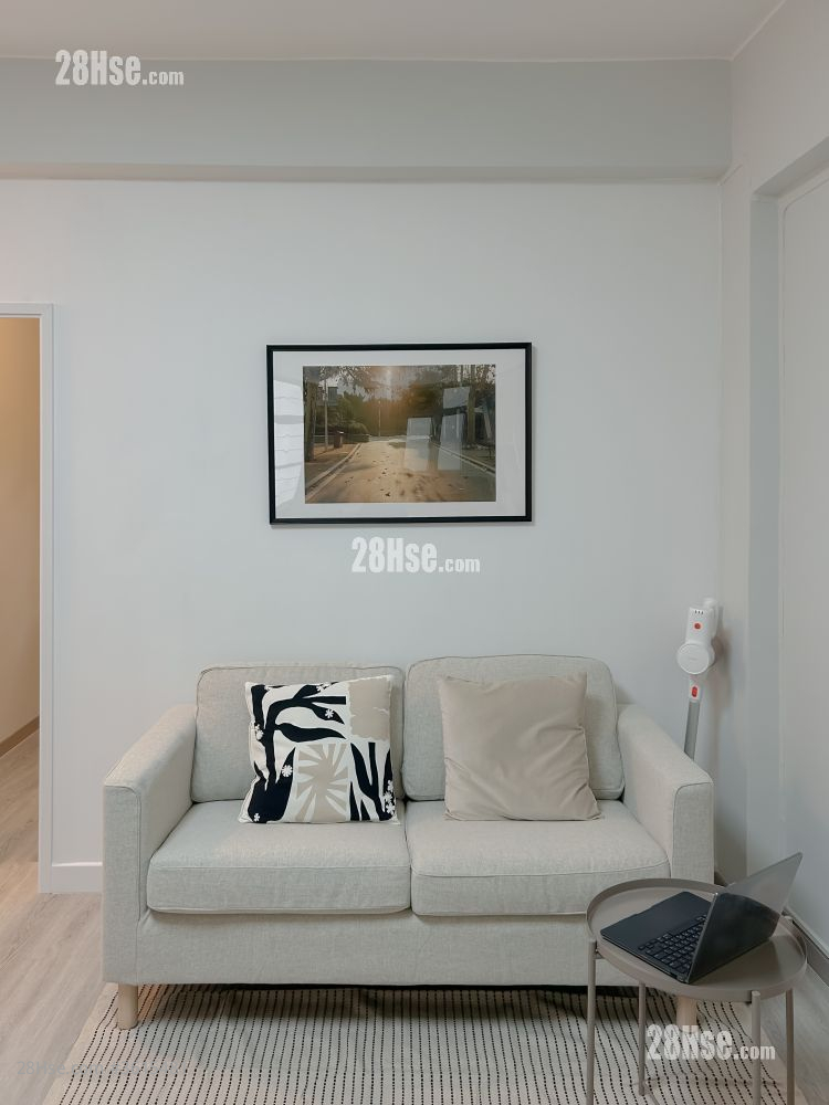 College View Mansion Rental 1 Bedroom , 1 Bathroom 70 ft² College View Mansion Rental 1 Bedroom , 1 Bathroom 70 ft²