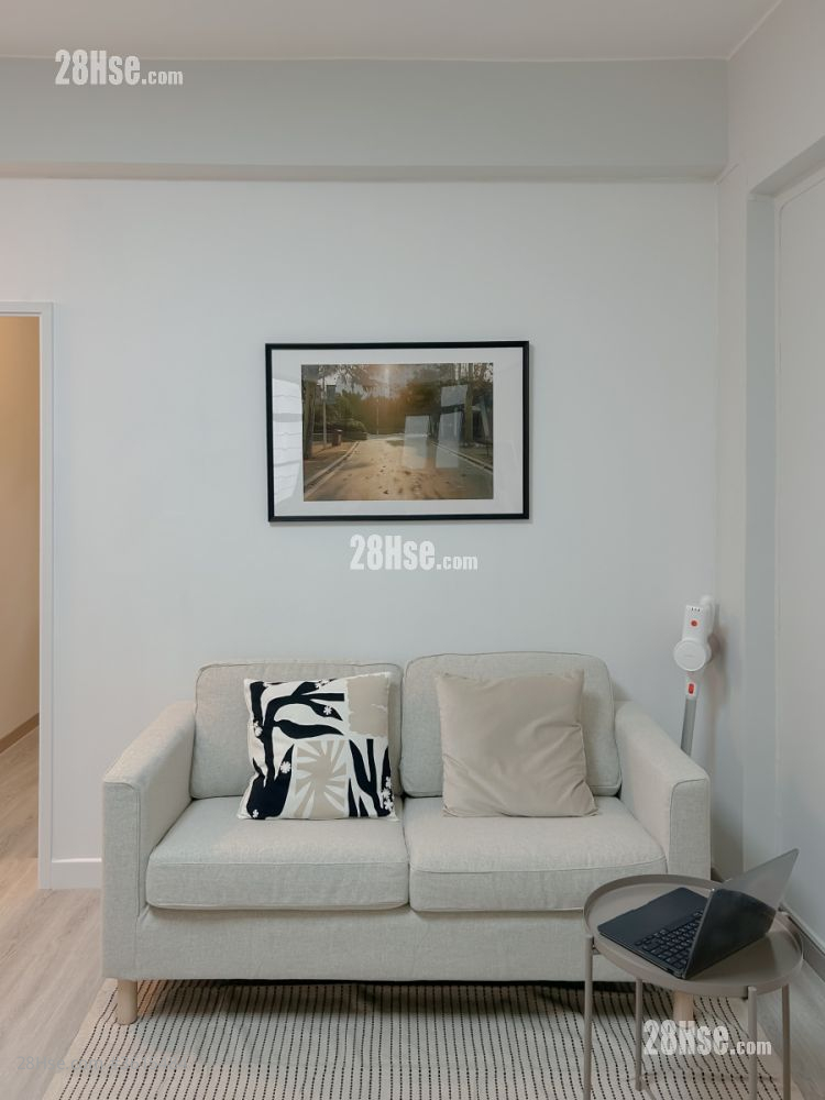 College View Mansion Rental 1 Bedroom , 1 Bathroom 105 ft² College View Mansion Rental 1 Bedroom , 1 Bathroom 105 ft²