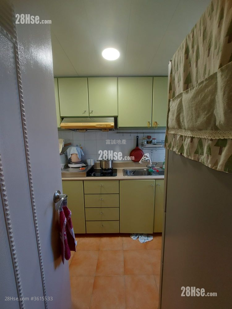 Fung Chuen Court Sell 2 Bedrooms , 1 Bathroom 407 ft² Fung Chuen Court Sell 2 Bedrooms , 1 Bathroom 407 ft²