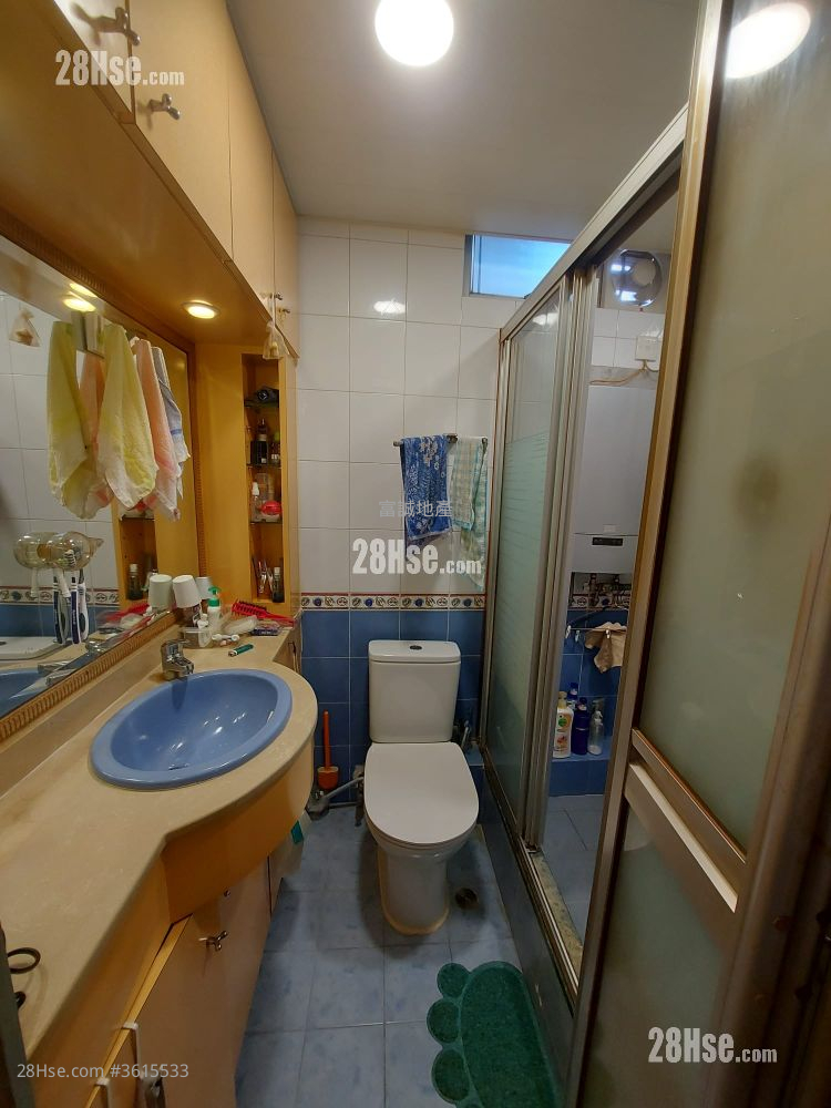 Fung Chuen Court Sell 2 Bedrooms , 1 Bathroom 407 ft² Fung Chuen Court Sell 2 Bedrooms , 1 Bathroom 407 ft²
