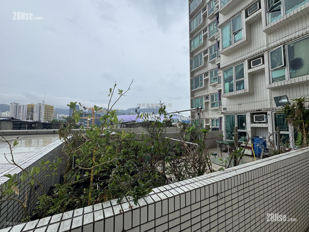 Grand Waterfront Sell 2 Bedrooms , 1 Bathroom 332 ft² Grand Waterfront Sell 2 Bedrooms , 1 Bathroom 332 ft²