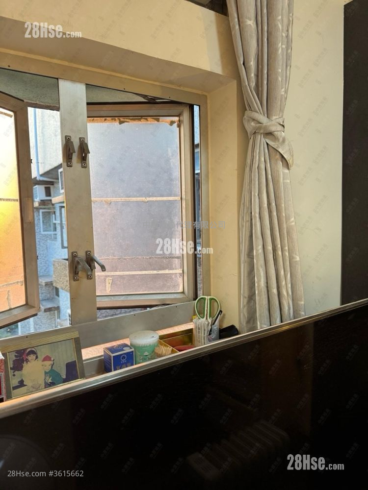 Ching Wah Court Sell 2 Bedrooms 401 ft² Ching Wah Court Sell 2 Bedrooms 401 ft²
