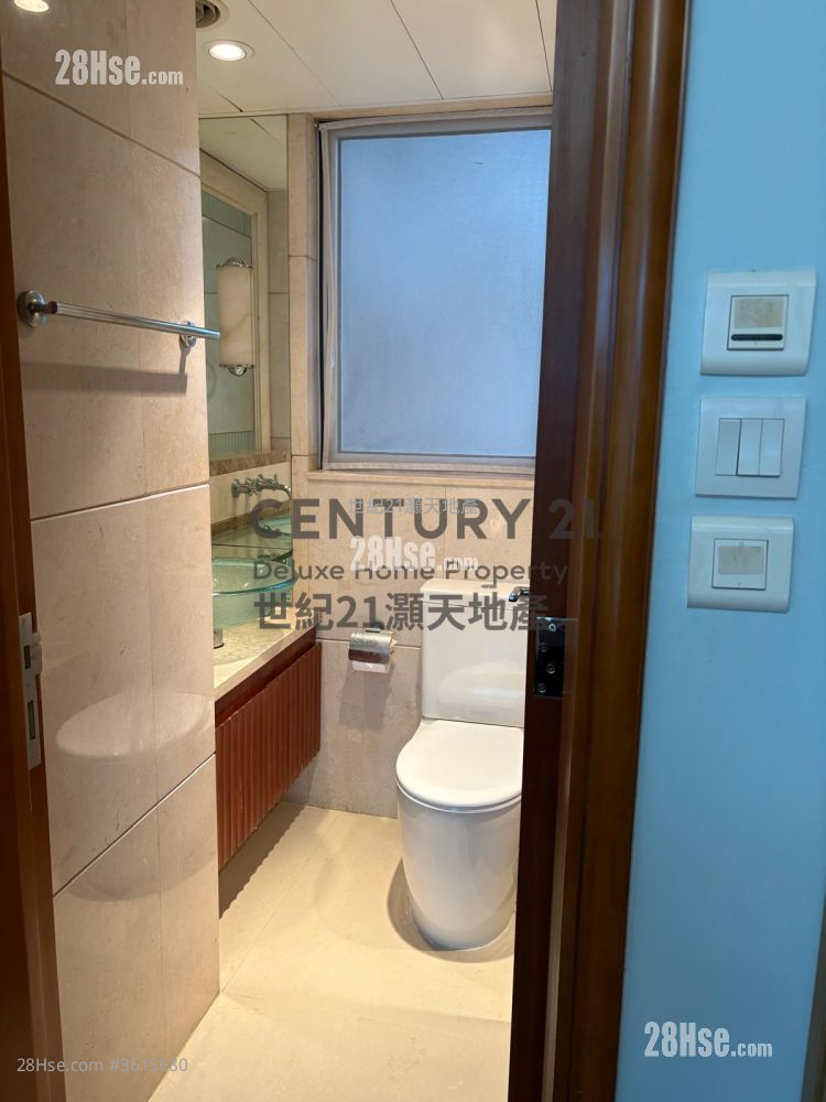 The Harbourside Rental 3 Bedrooms , 2 Bathrooms 750 ft² The Harbourside Rental 3 Bedrooms , 2 Bathrooms 750 ft²