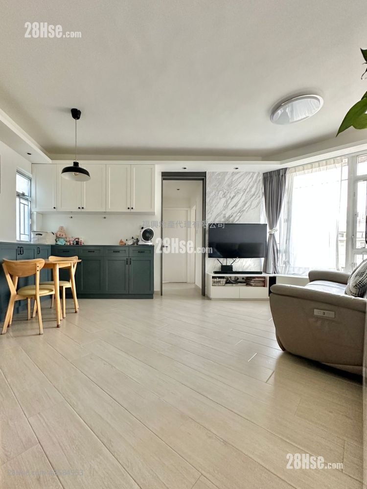 Whampoa Garden Sell 2 Bedrooms , 1 Bathroom 503 ft²