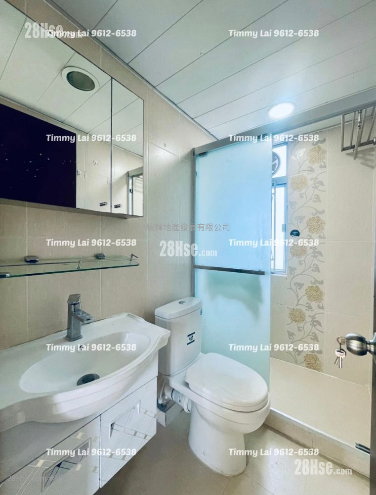 Yun Kai Building Sell 3 Bedrooms , 1 Bathroom 438 ft² Yun Kai Building Sell 3 Bedrooms , 1 Bathroom 438 ft²