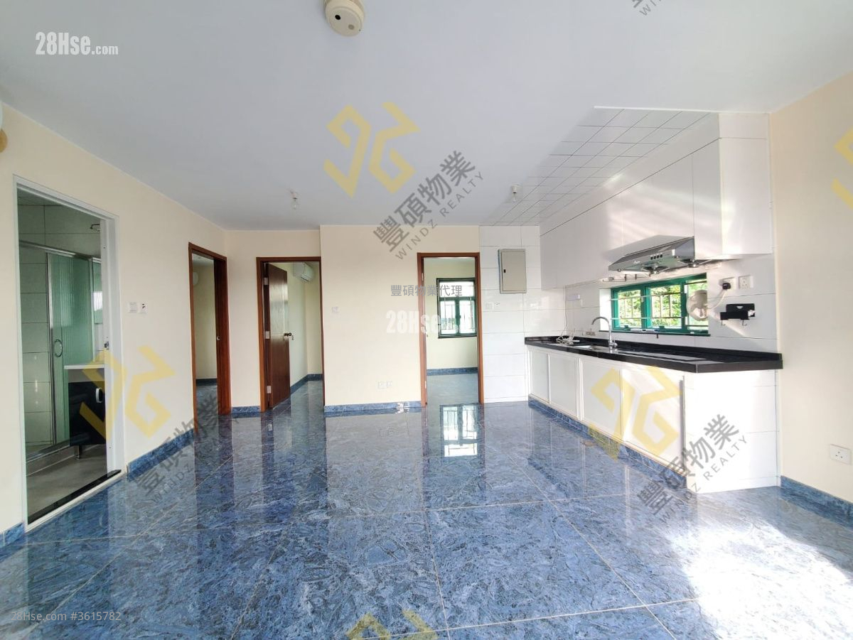Village Rental 3 Bedrooms , 1 Bathroom 700 ft² Village Rental 3 Bedrooms , 1 Bathroom 700 ft²