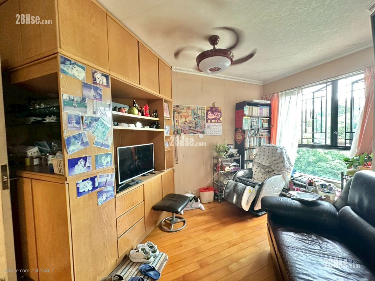 Park Royale Sell 3 Bedrooms , 1 Bathroom 553 ft² Park Royale Sell 3 Bedrooms , 1 Bathroom 553 ft²