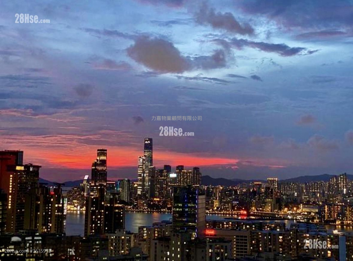 Sky Scraper Sell 3 Bedrooms , 2 Bathrooms 1,806 ft² Sky Scraper Sell 3 Bedrooms , 2 Bathrooms 1,806 ft²