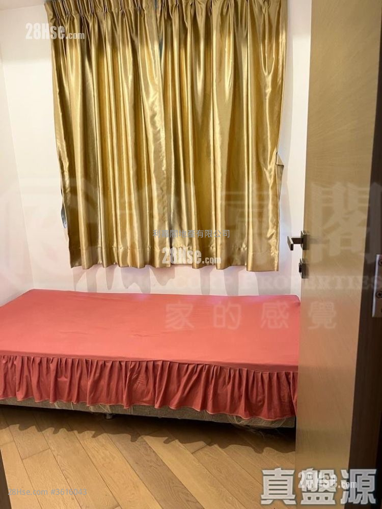 St Martin Sell 2 Bedrooms 456 ft² St Martin Sell 2 Bedrooms 456 ft²