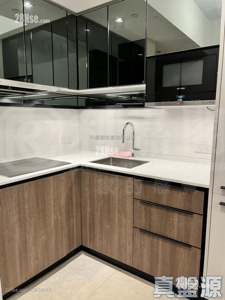St Martin Sell 2 Bedrooms 456 ft² St Martin Sell 2 Bedrooms 456 ft²