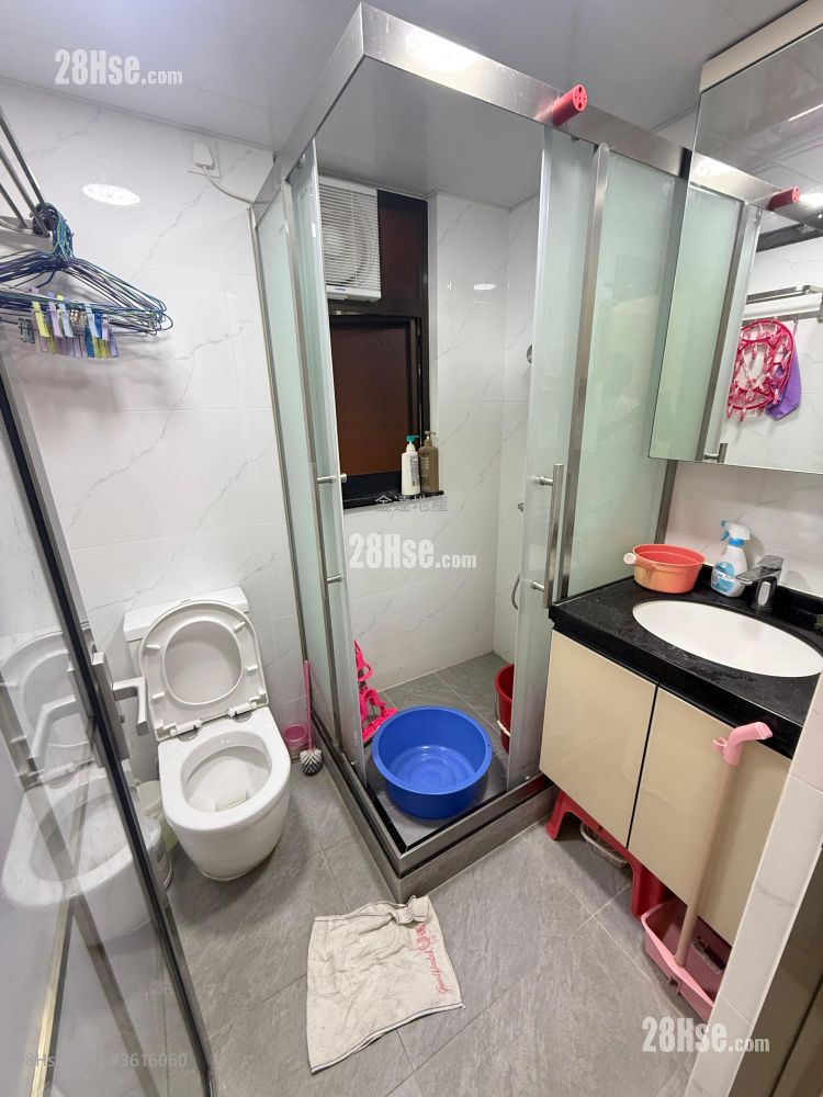 On Wo Gardens Sell 3 Bedrooms , 1 Bathroom 545 ft² On Wo Gardens Sell 3 Bedrooms , 1 Bathroom 545 ft²