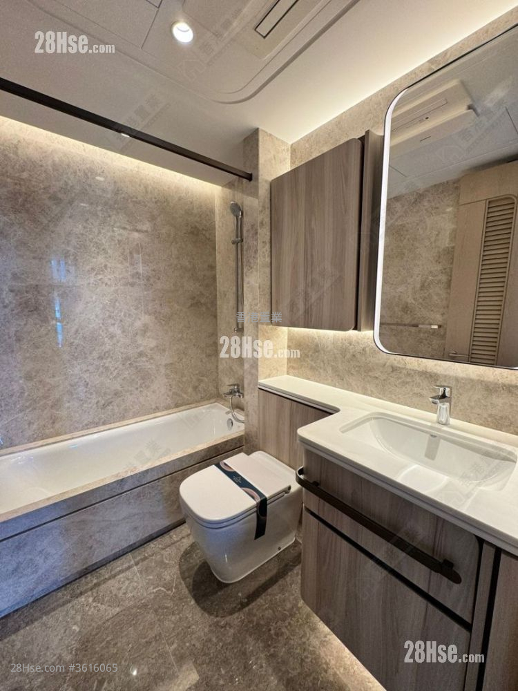 bathroom: The Southside Rental 3 Bedrooms , 2 Bathrooms 659 ft² bathroom: The Southside Rental 3 Bedrooms , 2 Bathrooms 659 ft²