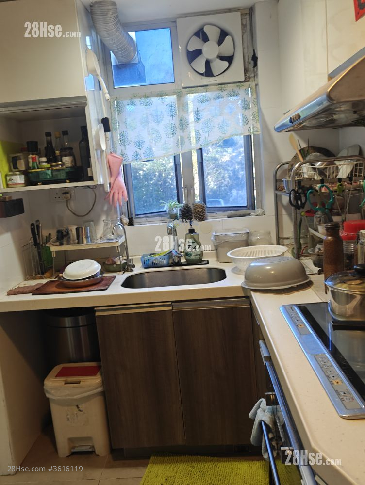 Tai Po Garden Sell 3 Bedrooms , 2 Bathrooms 859 ft² Tai Po Garden Sell 3 Bedrooms , 2 Bathrooms 859 ft²