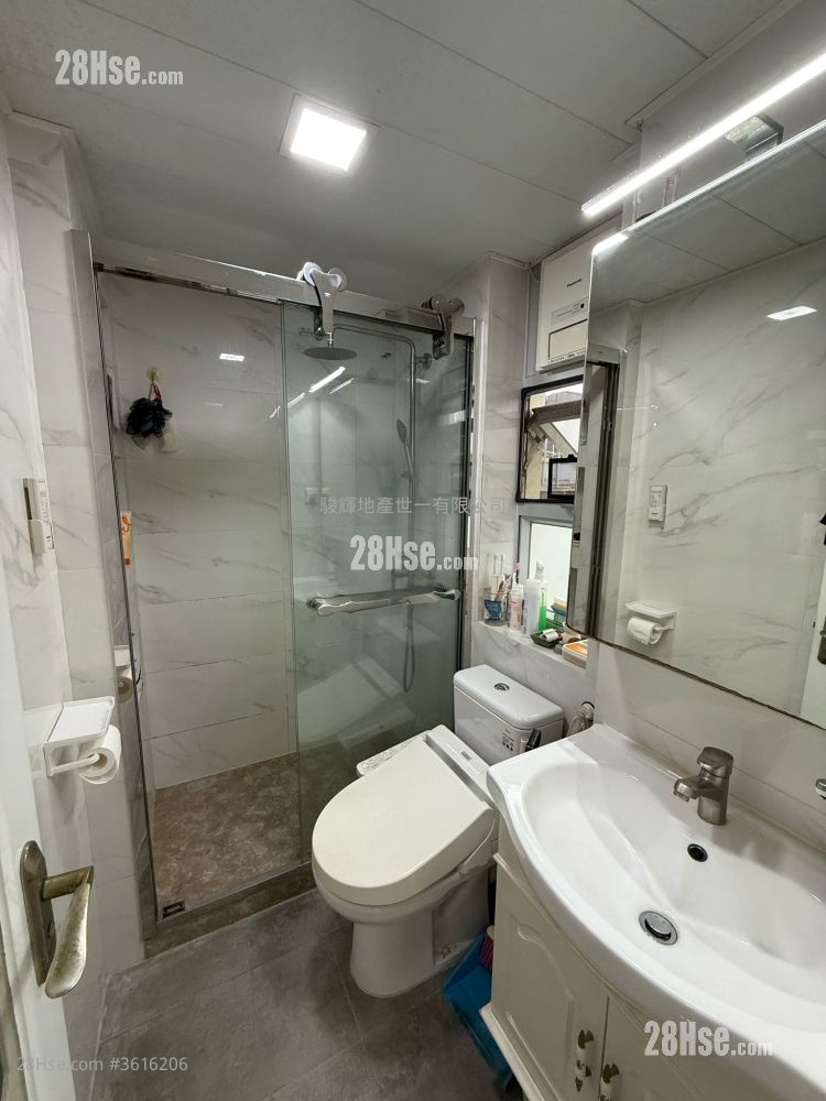 Ki Fat House Sell 3 Bedrooms , 1 Bathroom 518 ft² Ki Fat House Sell 3 Bedrooms , 1 Bathroom 518 ft²