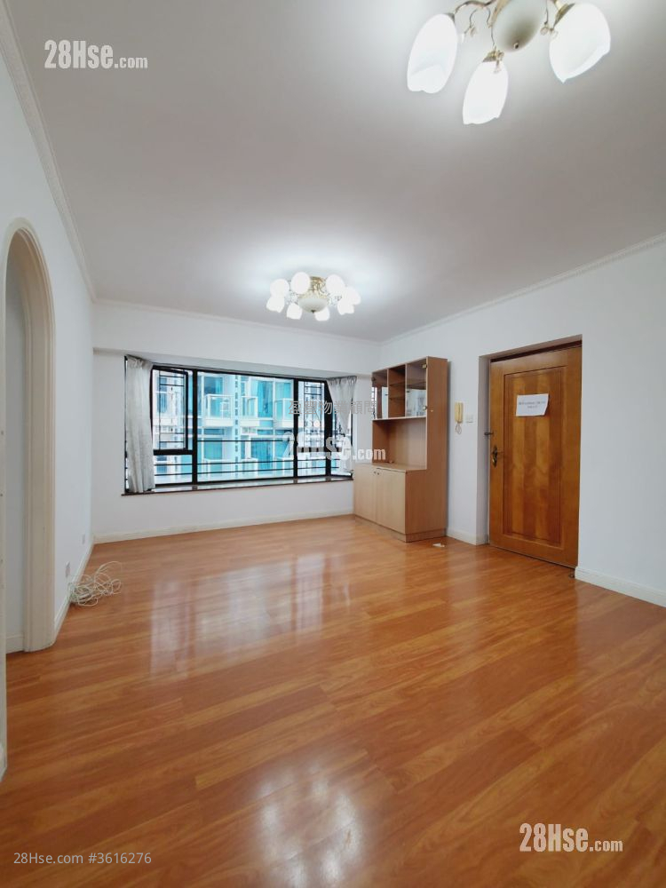 Hundred City Centre Sell 3 Bedrooms , 2 Bathrooms 672 ft²