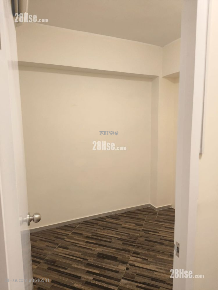 Windsor Mansion Rental 3 Bedrooms , 1 Bathroom 534 ft² Windsor Mansion Rental 3 Bedrooms , 1 Bathroom 534 ft²
