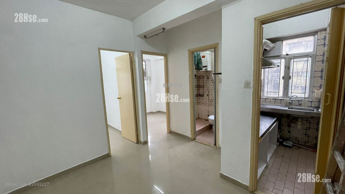 Chi King Court Rental 2 Bedrooms , 1 Bathroom 274 ft²