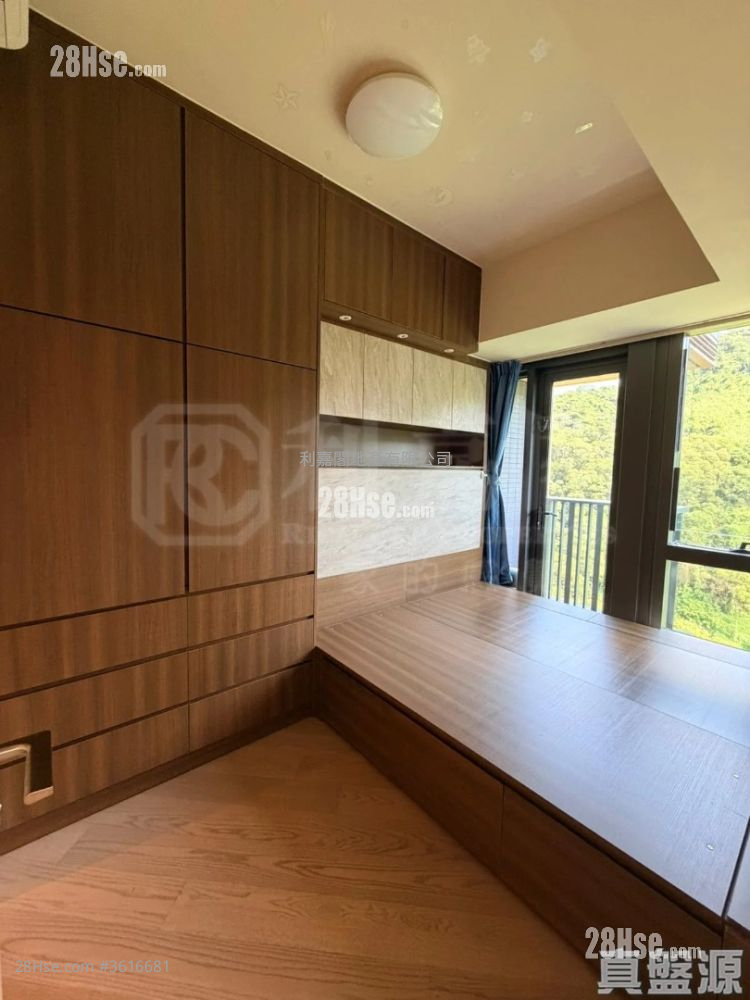The Regent Sell 1 Bedroom 372 ft² The Regent Sell 1 Bedroom 372 ft²