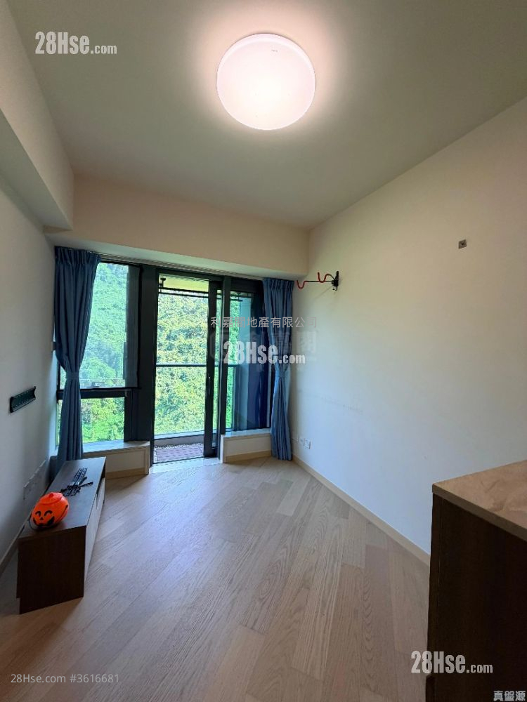 The Regent Sell 1 Bedroom 372 ft² The Regent Sell 1 Bedroom 372 ft²