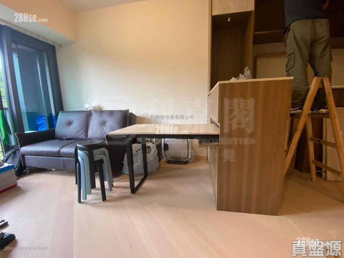 The Regent Sell 1 Bedroom 372 ft² The Regent Sell 1 Bedroom 372 ft²