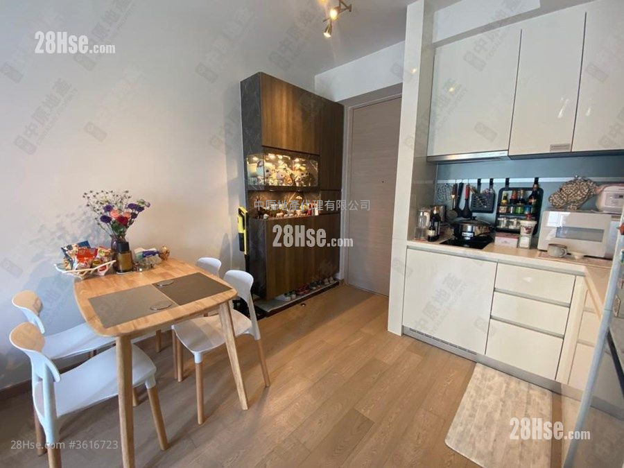 Solaria Sell 2 Bedrooms 463 ft² Solaria Sell 2 Bedrooms 463 ft²