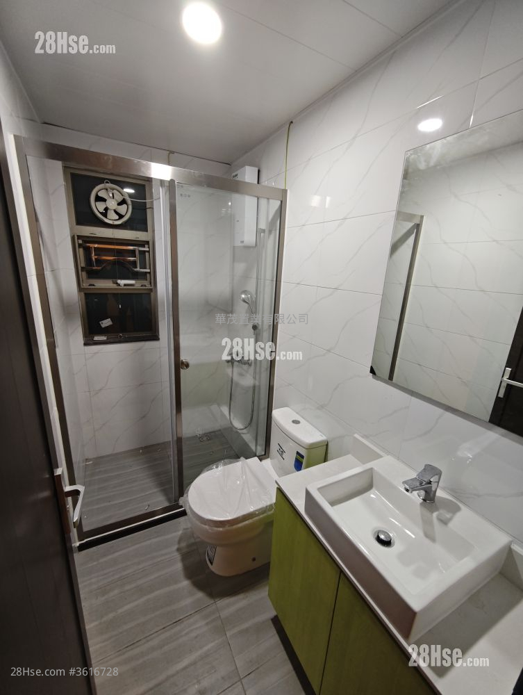 Village Rental 3 Bedrooms , 2 Bathrooms 700 ft² Village Rental 3 Bedrooms , 2 Bathrooms 700 ft²
