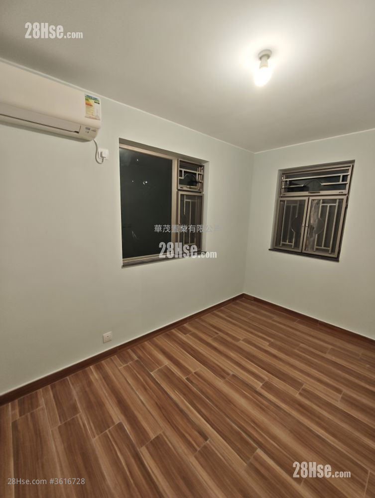 Village Rental 3 Bedrooms , 2 Bathrooms 700 ft² Village Rental 3 Bedrooms , 2 Bathrooms 700 ft²