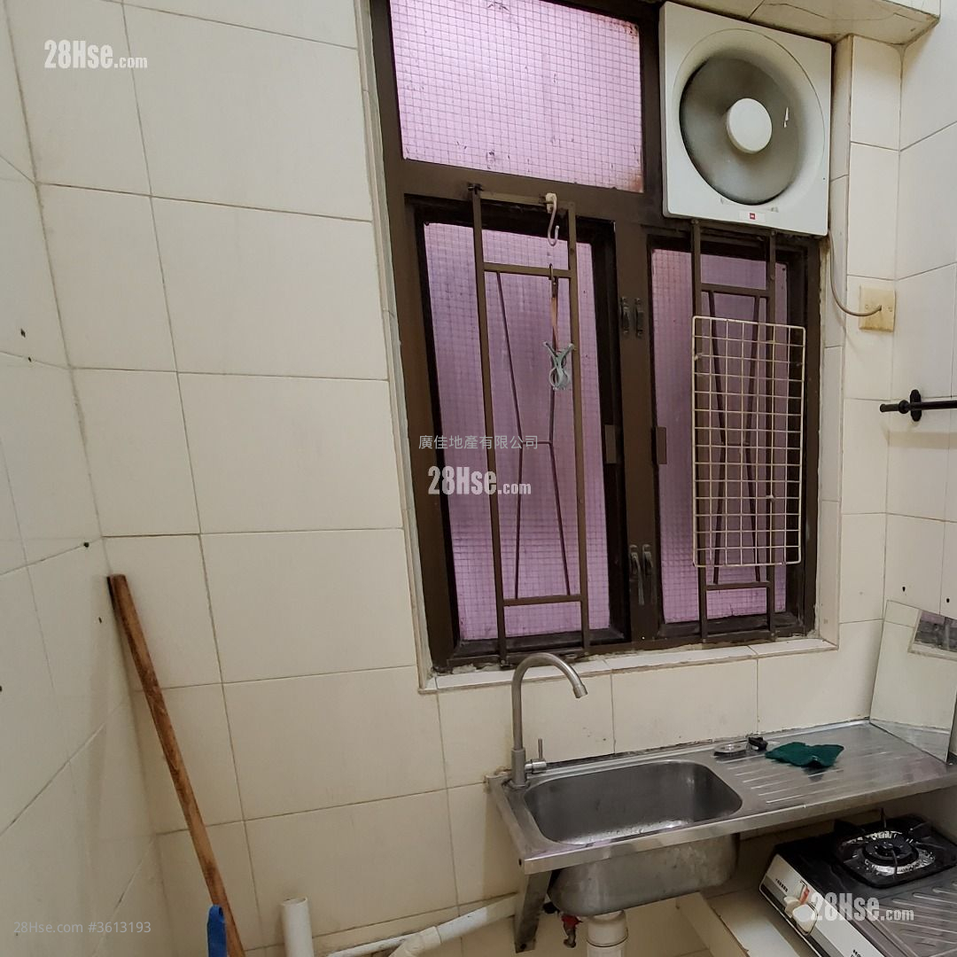 Kan Tong Building Rental 2 Bedrooms , 1 Bathroom 318 ft² Kan Tong Building Rental 2 Bedrooms , 1 Bathroom 318 ft²