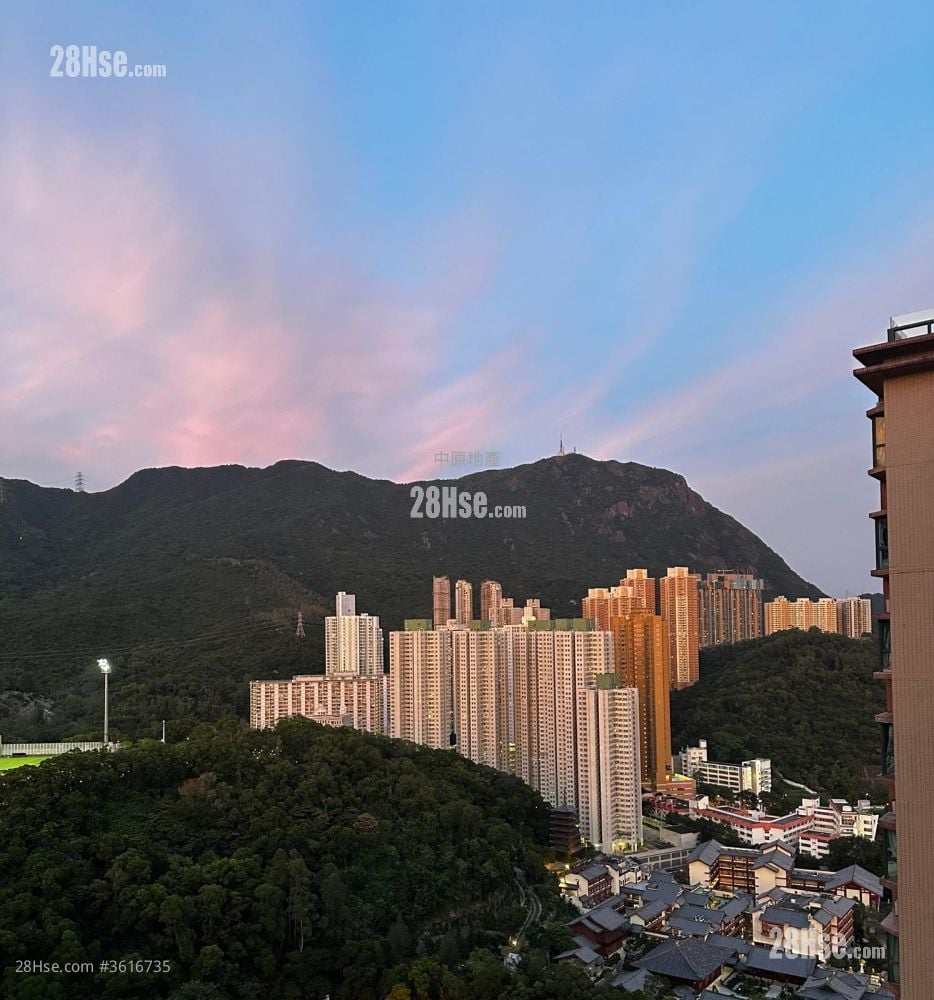 Galaxia Sell 2 Bedrooms 517 ft²