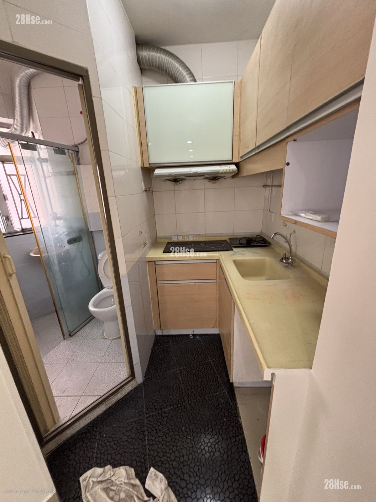 Cheong Fung Mansion Sell 2 Bedrooms , 1 Bathroom 353 ft² Cheong Fung Mansion Sell 2 Bedrooms , 1 Bathroom 353 ft²