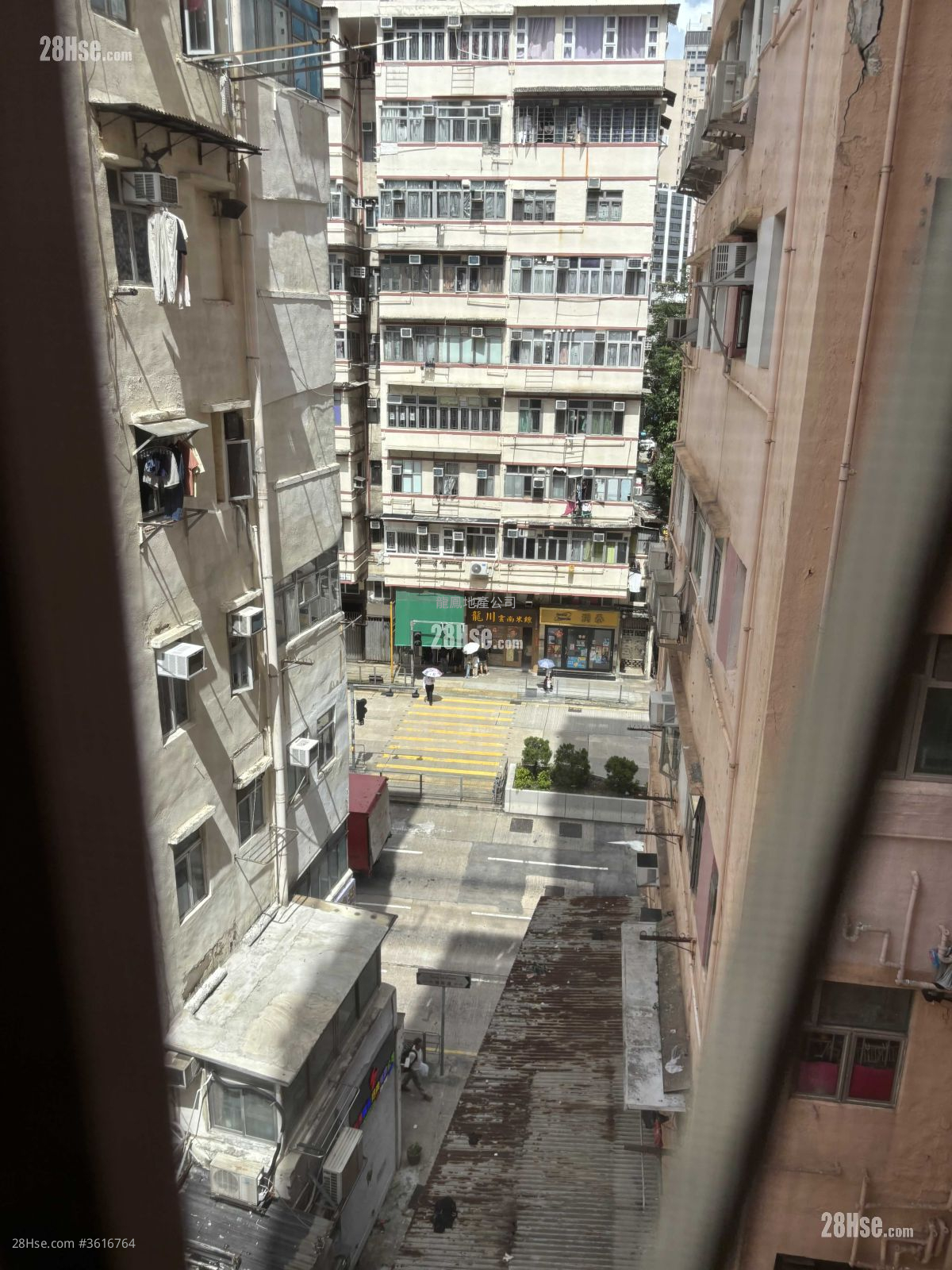Cheong Fung Mansion Sell 2 Bedrooms , 1 Bathroom 353 ft² Cheong Fung Mansion Sell 2 Bedrooms , 1 Bathroom 353 ft²