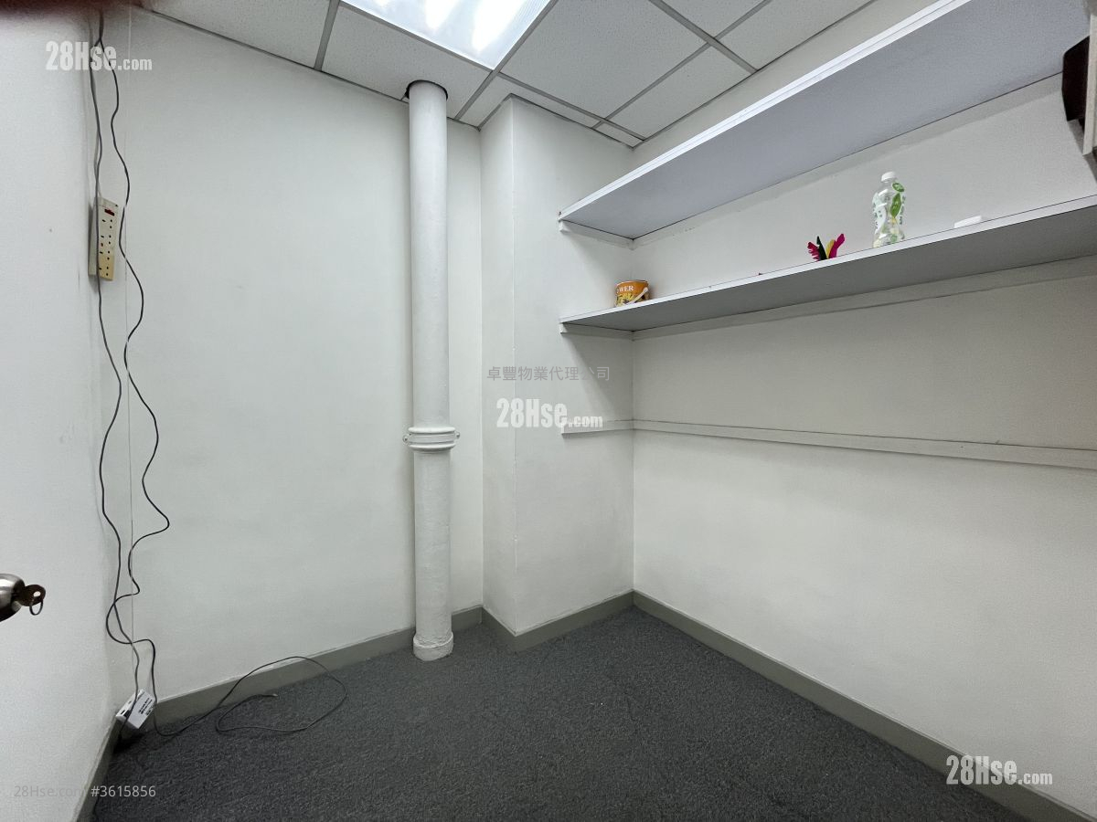Trust Centre Rental 1 Bedroom , 1 Toilet 464 ft² Trust Centre Rental 1 Bedroom , 1 Toilet 464 ft²